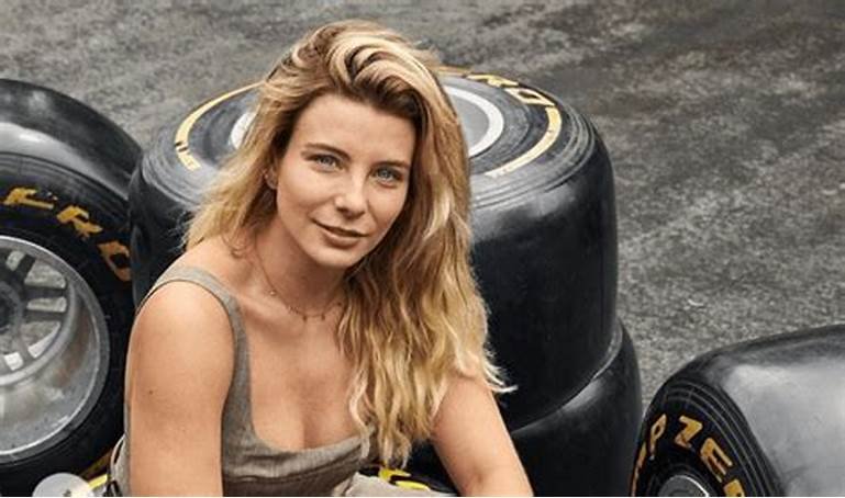 por que adriane galisteu foi cortada da série Senna?