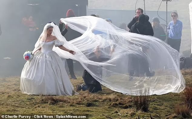 Margot Robbie O Morro dos Ventos Uivantes