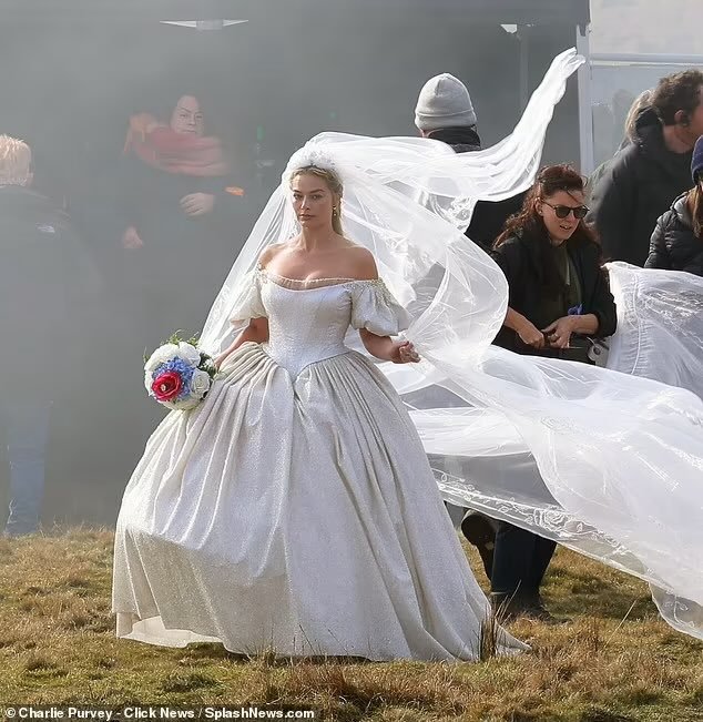 Margot Robbie O Morro dos Ventos Uivantes
